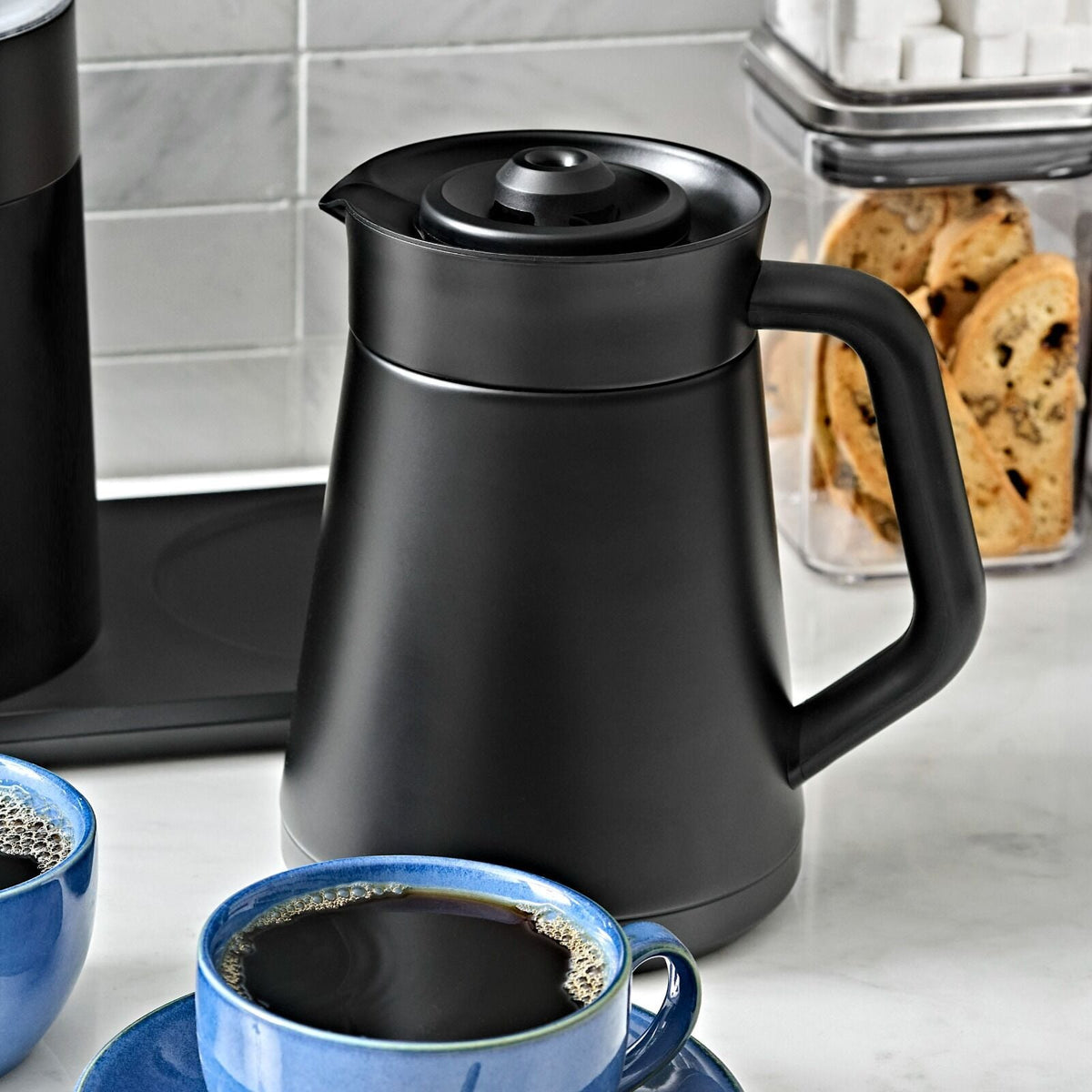 replacement-carafe-for-9-cup-coffee-maker-matte-black-c7 brew_8725100_9-cup-coffee-maker-black-carafe_pdp_02_1_.jpeg