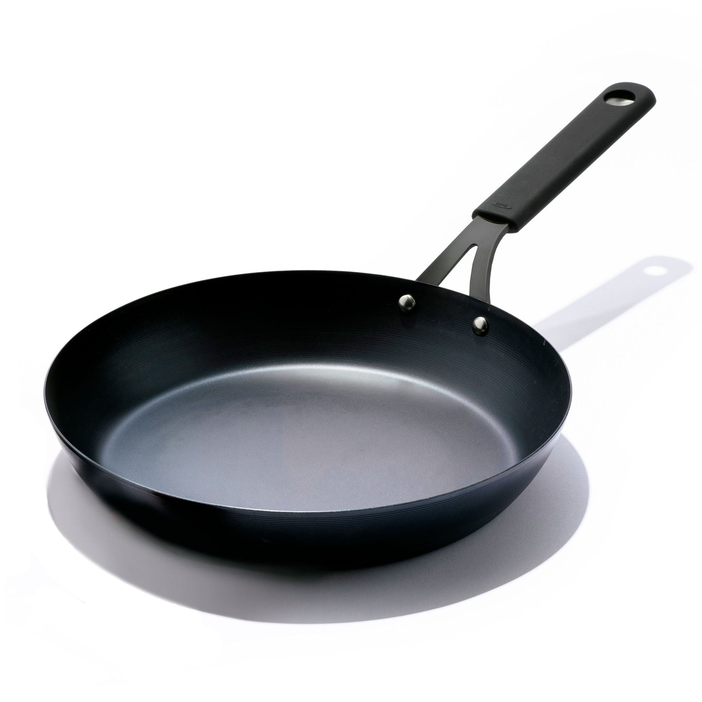 oxo-carbon-steel-obsidian-series-12-inch-frypan-with-silicone-sleeve-t6 cc005101-001-1.jpg