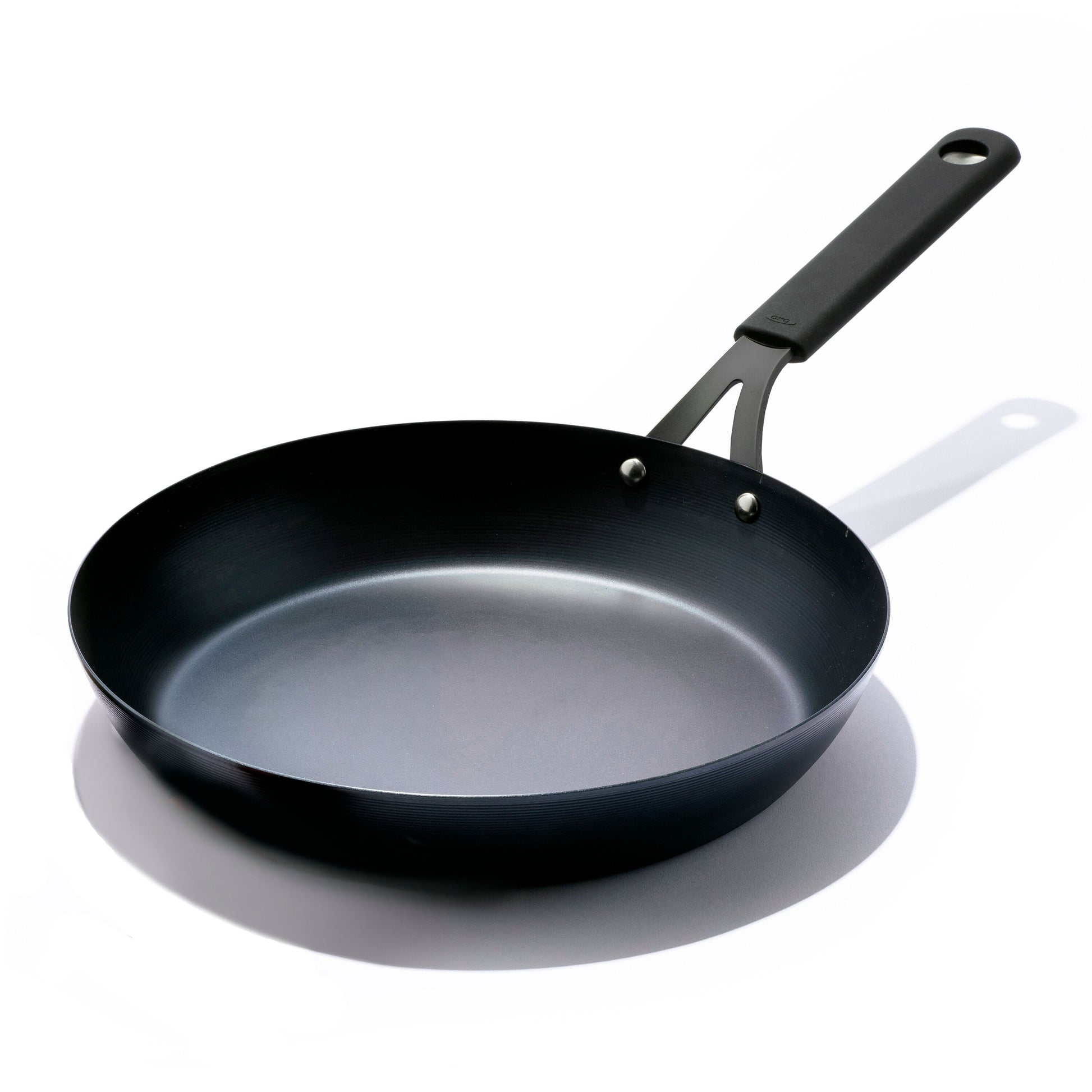 oxo-carbon-steel-obsidian-series-12-inch-frypan-with-silicone-sleeve-t6 cc005101-001-1.jpg