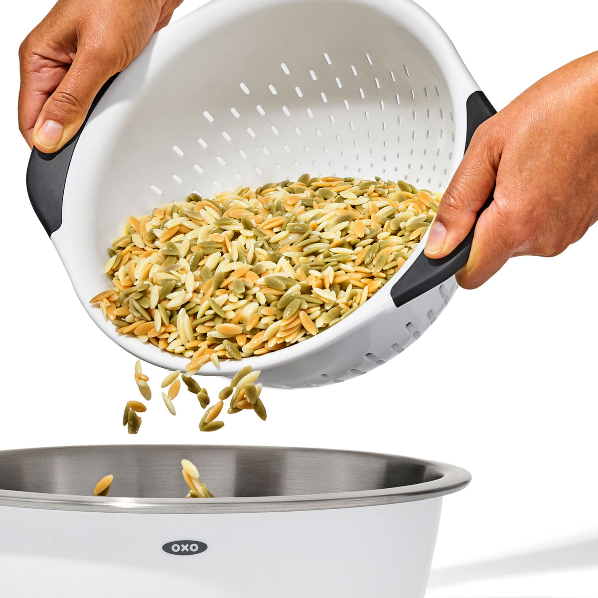 plastic-colander-s3 gg_11331000_plasticcolander3qt_pdp_02.jpg