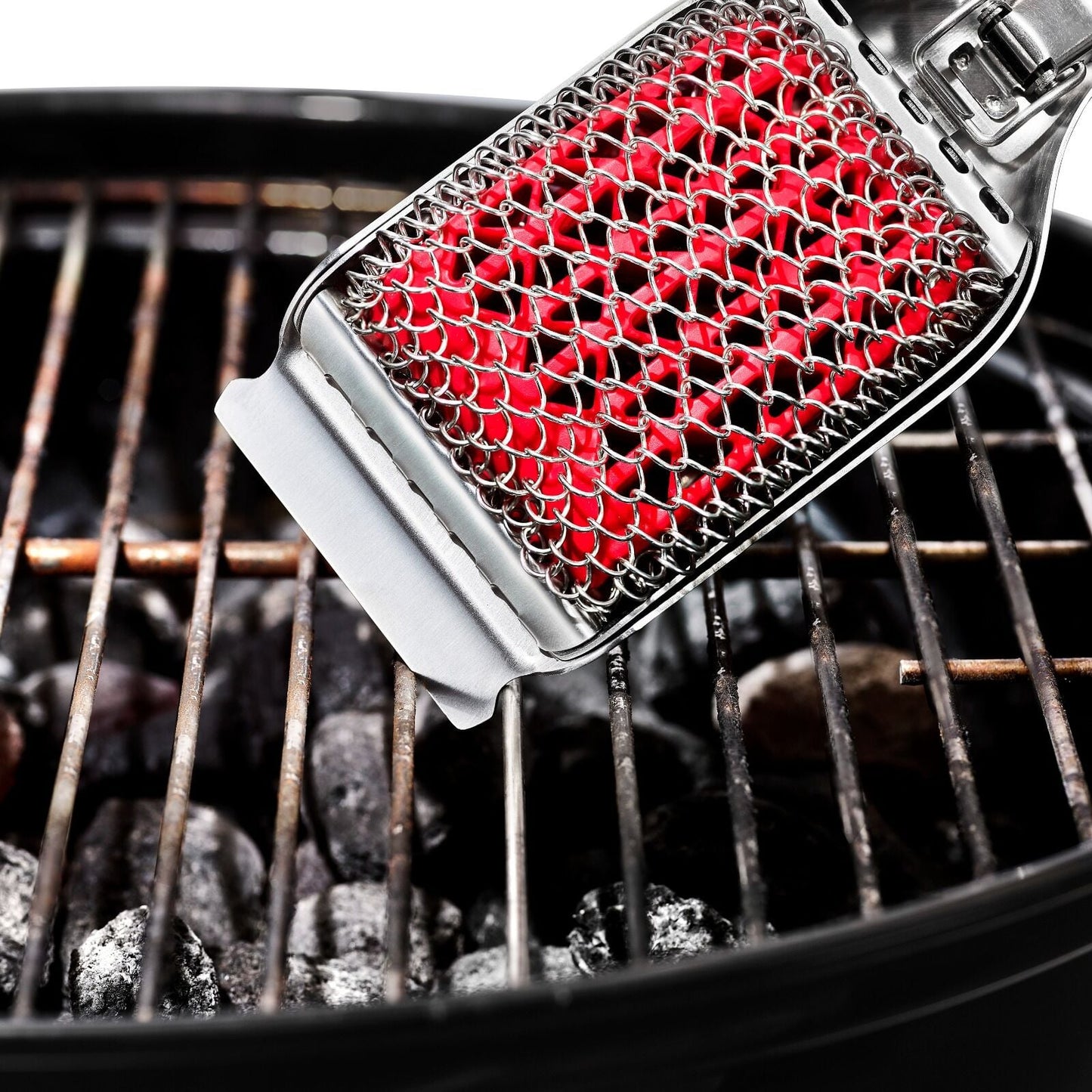 coiled-grill-brush-with-replaceable-head-w4 gg_11356300_coiledgrillbrush_11.jpg