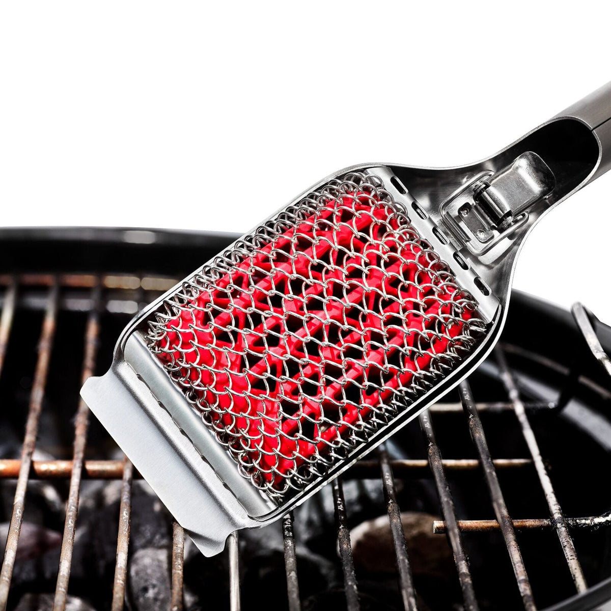 coiled-grill-brush-with-replaceable-head-w4 gg_11356300_coiledgrillbrush_pdp_04.jpg