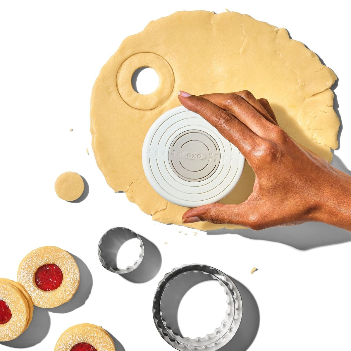double-sided-cookie-and-biscuit-cutter-u5 gg_11360600_cookiecutterset_pdp_04.jpg