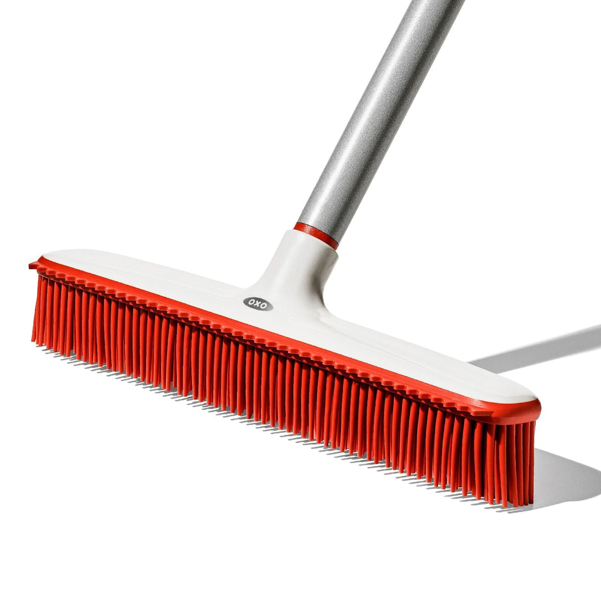 oxo-good-grips-fur-broom-i8 gg_12423000_fur-broom-compact_pdp_00.jpeg