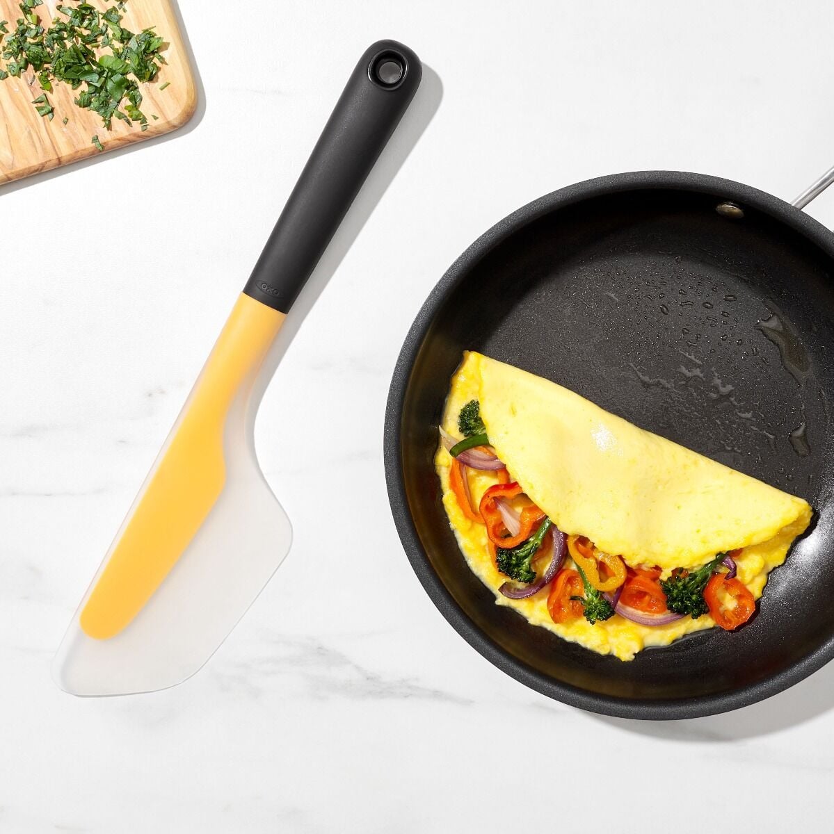 flip-and-fold-omelet-turner-q4 gg_1255680_9.jpg