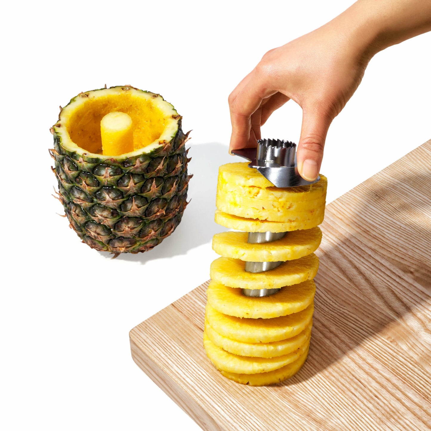 stainless-steel-pineapple-slicer-h4 gg_3108300_4c_1_.jpg