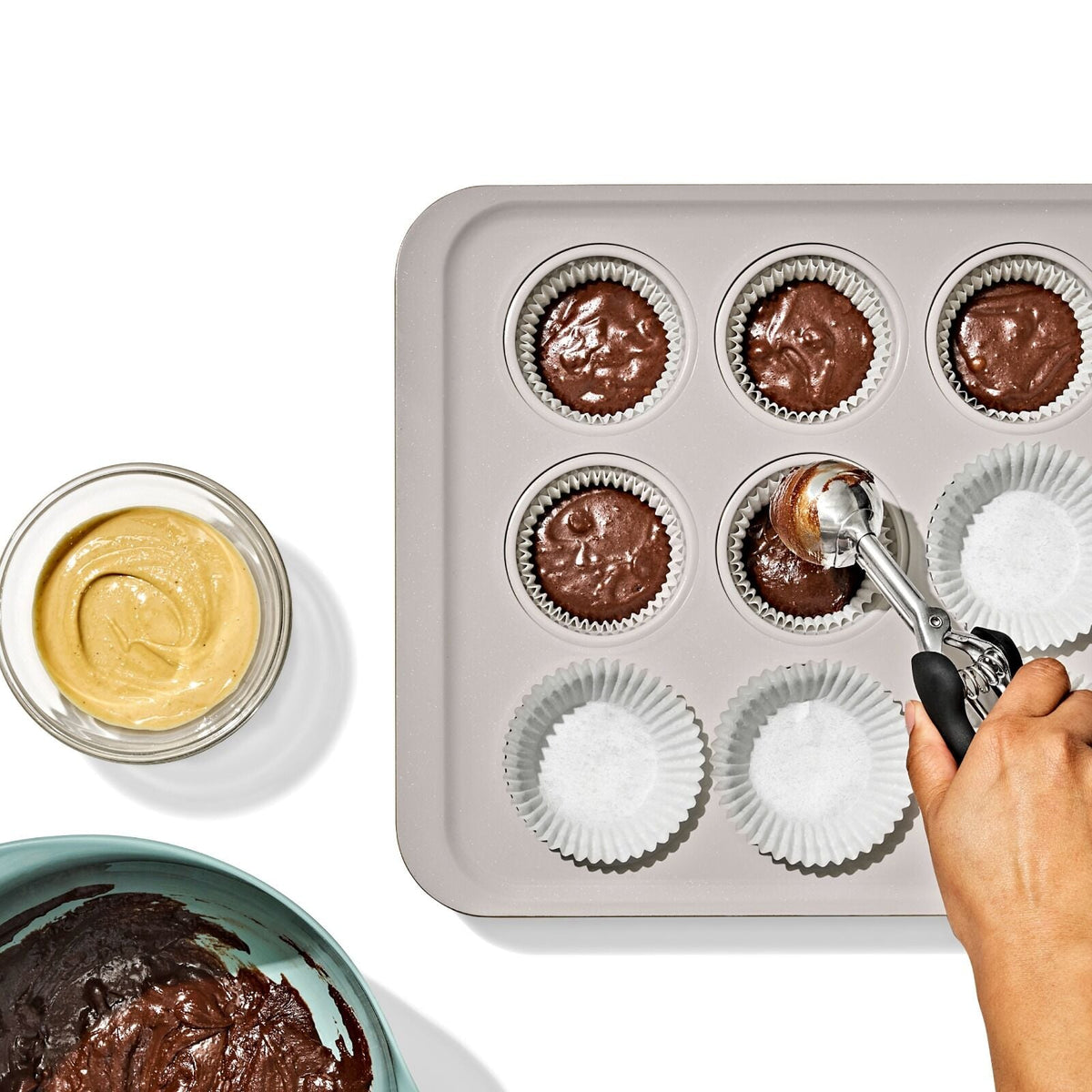 non-stick-pro-ceramic-coated-metal-bakeware-12-cup-muffin-pan-storm-blue-y9 oxo_12-cup-muffin-pan_pdp_03.jpg