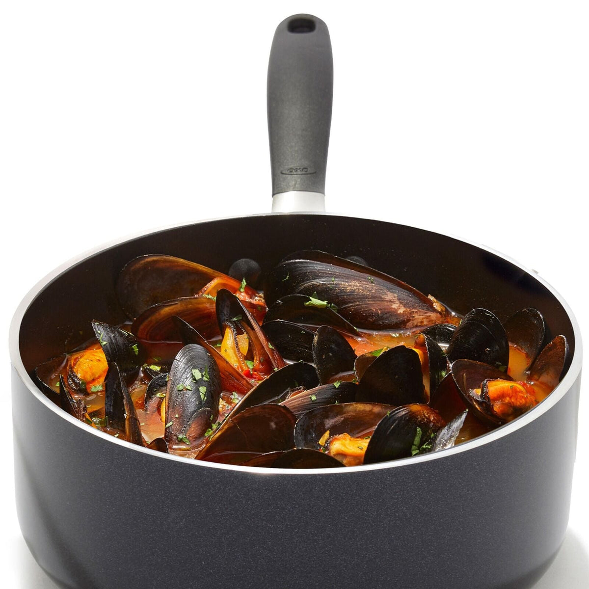 non-stick-pro-every-day-1-6-qt-saucepan-with-lid-o6 oxo_cc010467-001_nonstick-everyday-1p6qt-saucepan_pdp_05.jpg