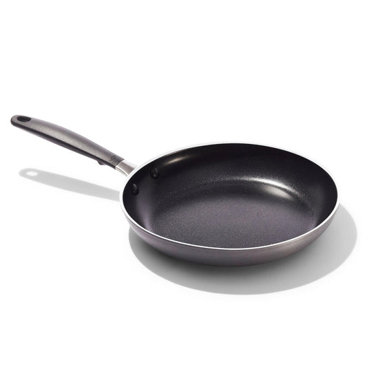 non-stick-pro-every-day-10-inch-fry-pan-m8 oxo_cc010469-001_nonstick-everyday-10in-fry-pan_pdp_01.jpg