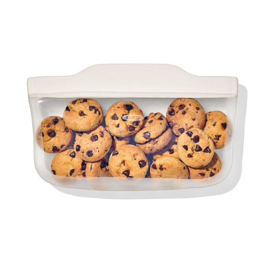 silicone-reusable-bag-snack-bag-12-oz-oat-c0 oxo_half_gallon_bag-11386300_015.jpg