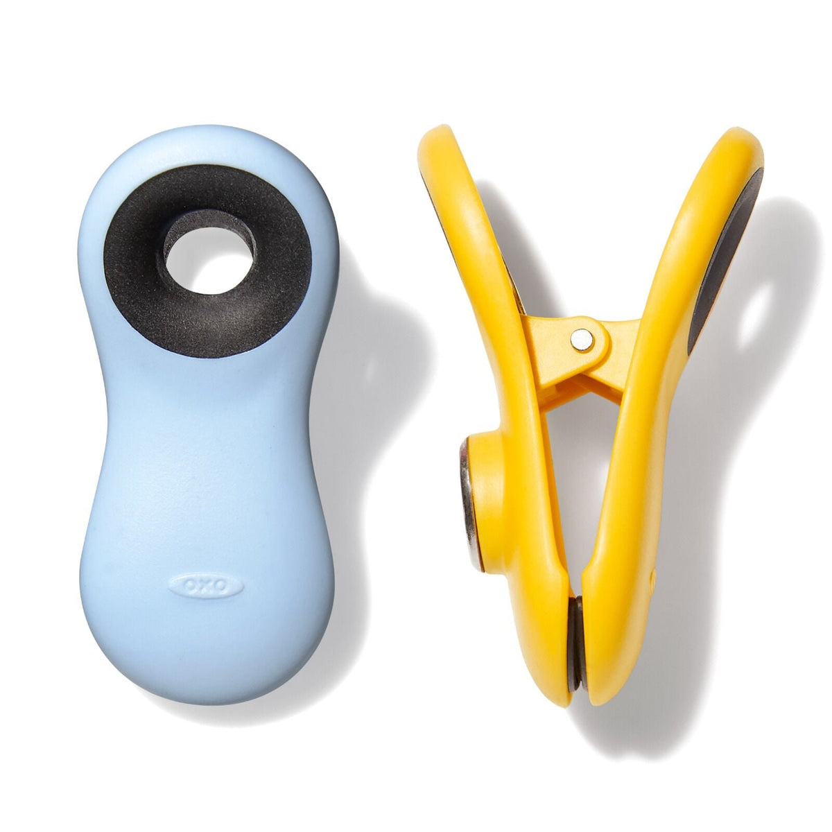 magnetic-all-purpose-clips-4-pack-assorted-colors-l6 oxo_magnetic_clips_set-13328400_015.jpg