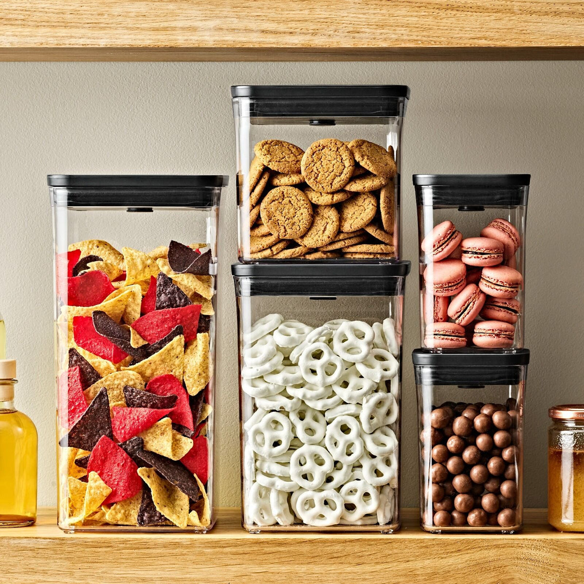 pop-container-big-square-medium-4-4-qt-4-2-l-b8 pop-matte-neutrals-black_pdp_01_1_.jpg