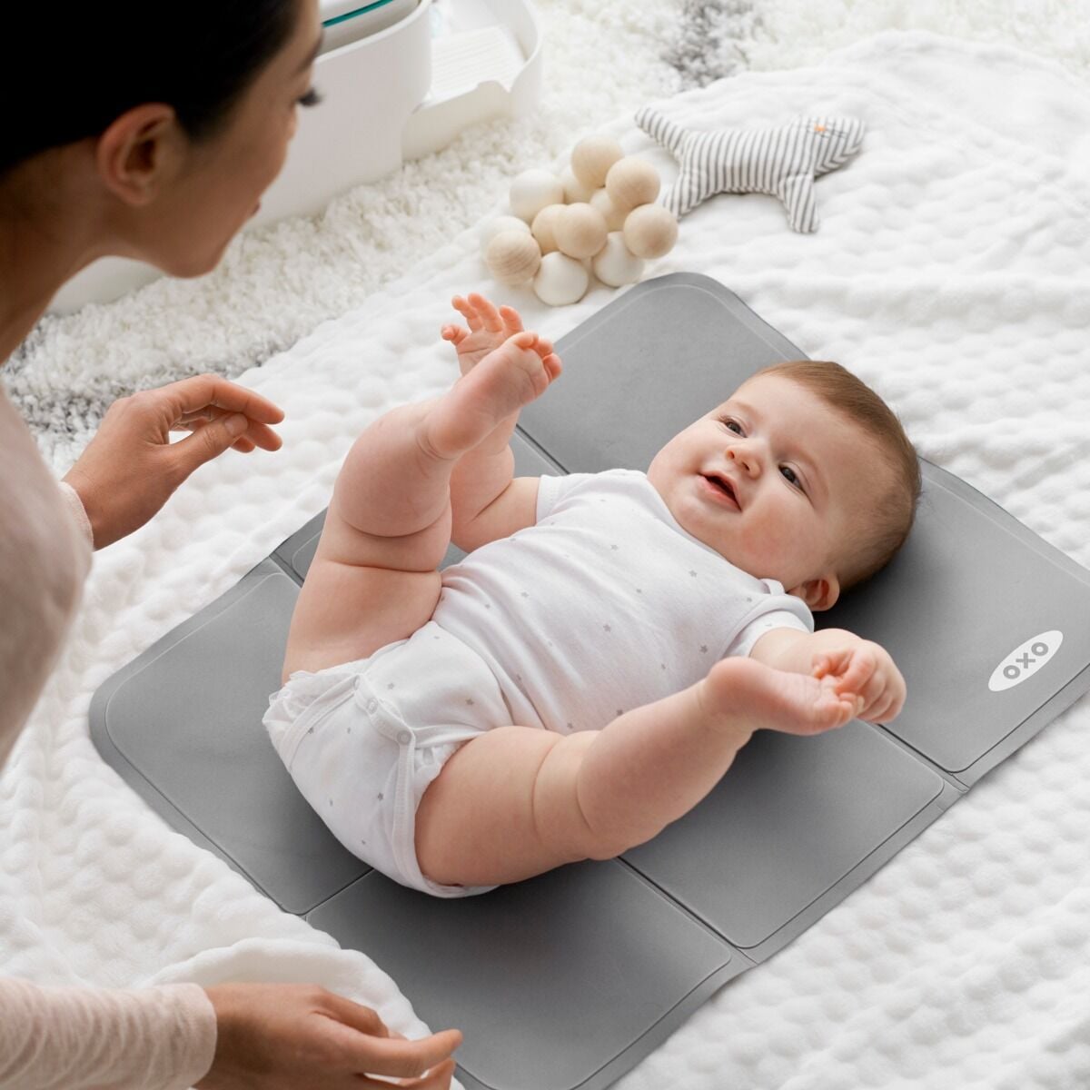 diaper-caddy-with-changing-mat-x9 tot_63135900_9a.jpg